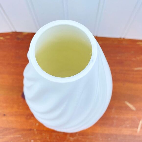 Modern Vase, Wave Flower Vase, Multiple Colors - Picture 3 of 8